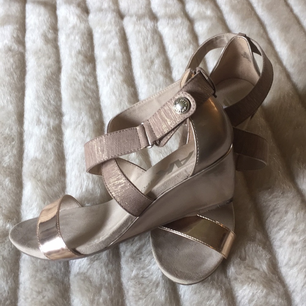 Sandal